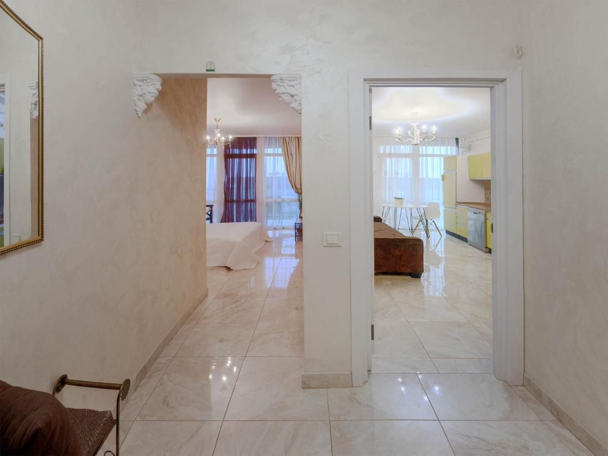 Apart Hotel Sweet Home Львів Екстер'єр фото