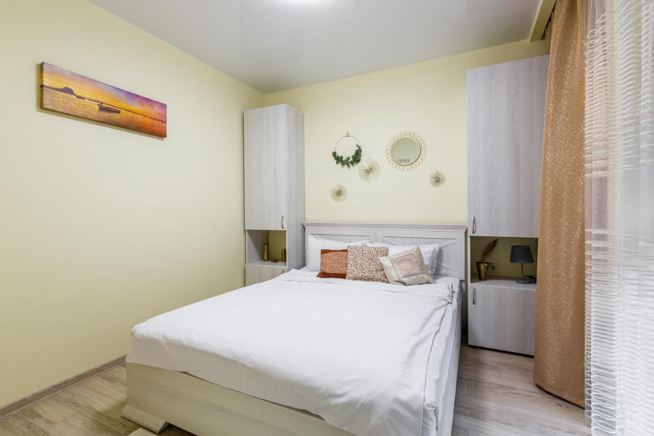 Apart Hotel Sweet Home Львів Екстер'єр фото